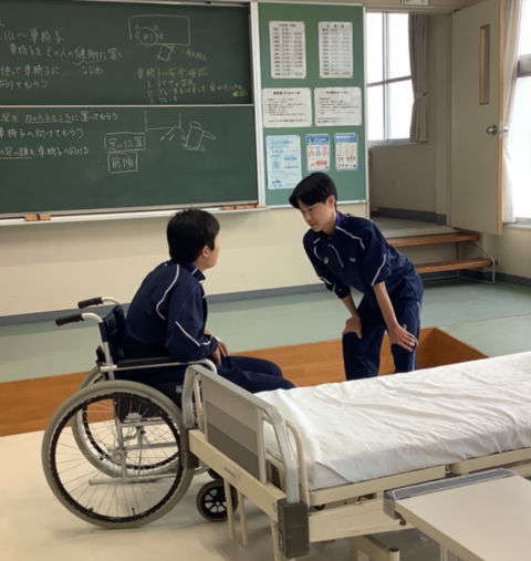内田.png